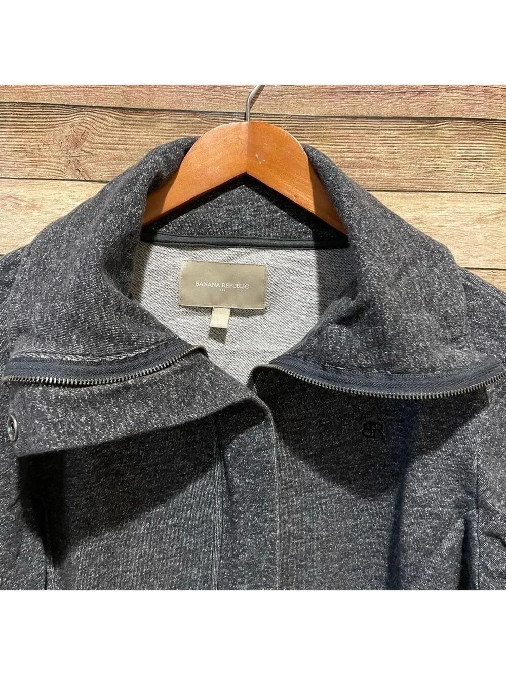 Banana Republic Women’s Full Zip Athlesiure Jacket Size: Large